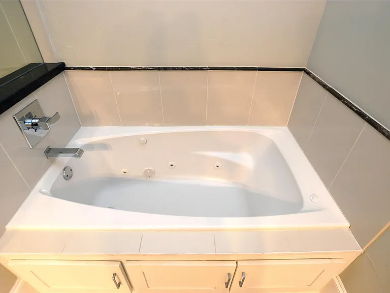 1538 W 23rd St #C — Photo 21