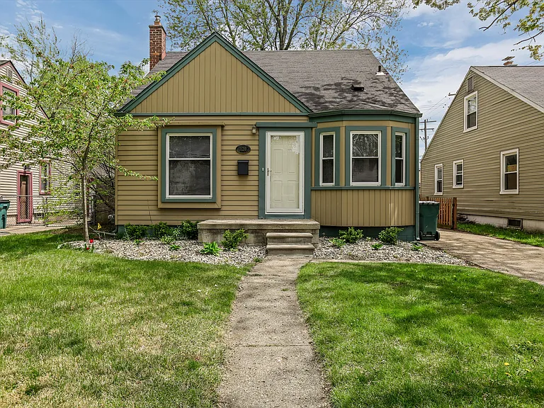 120 N Rembrandt Ave — Photo 27