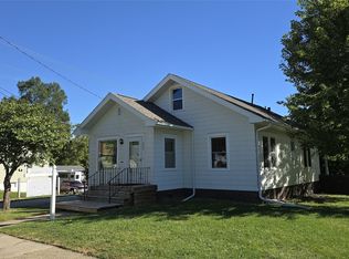 802 W 4th St S, Newton, IA 50208