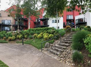 810 NW Naito Pkwy APT F1, Portland, OR