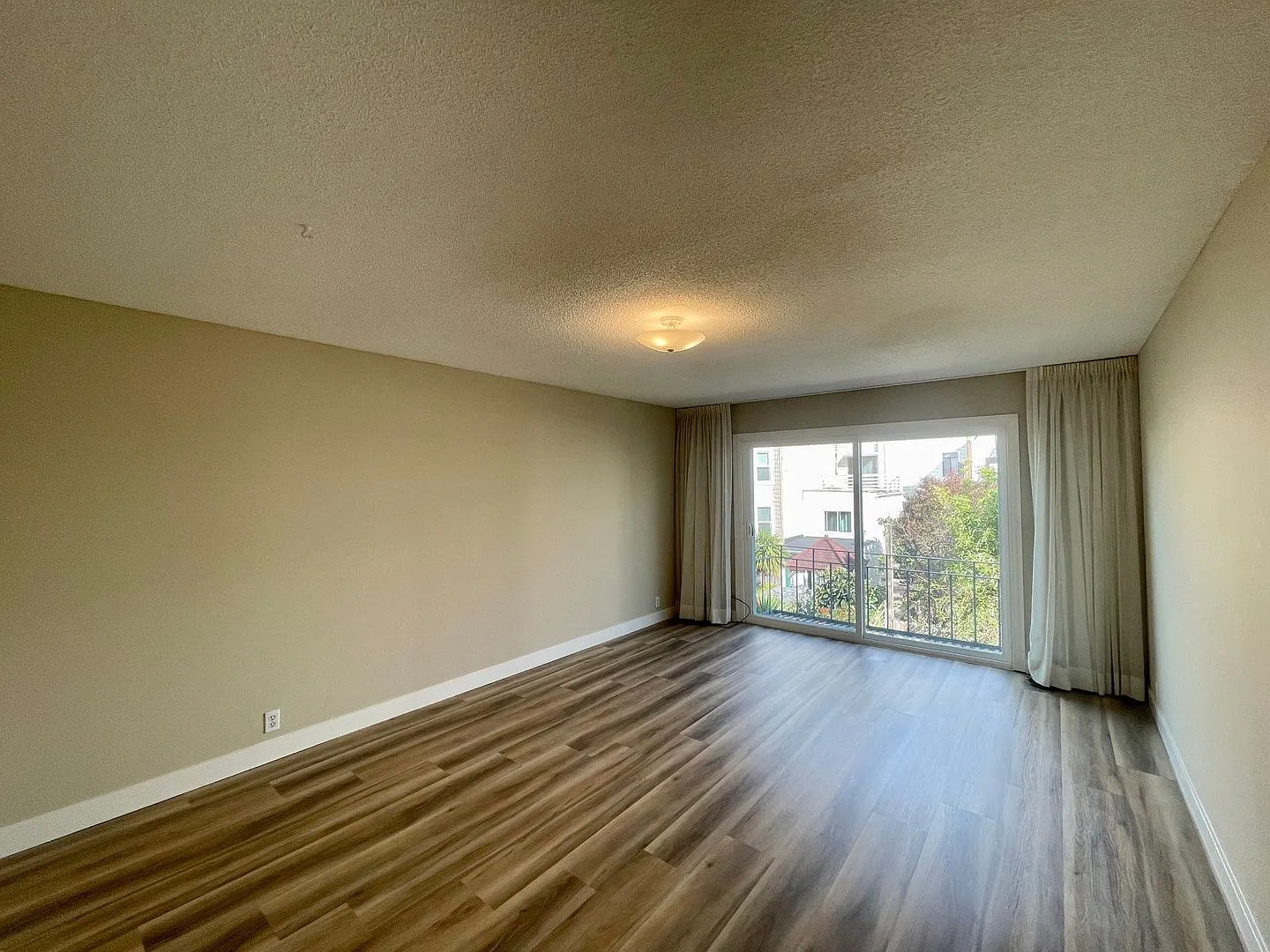 230 12th Avenue (389r)* — Photo 4