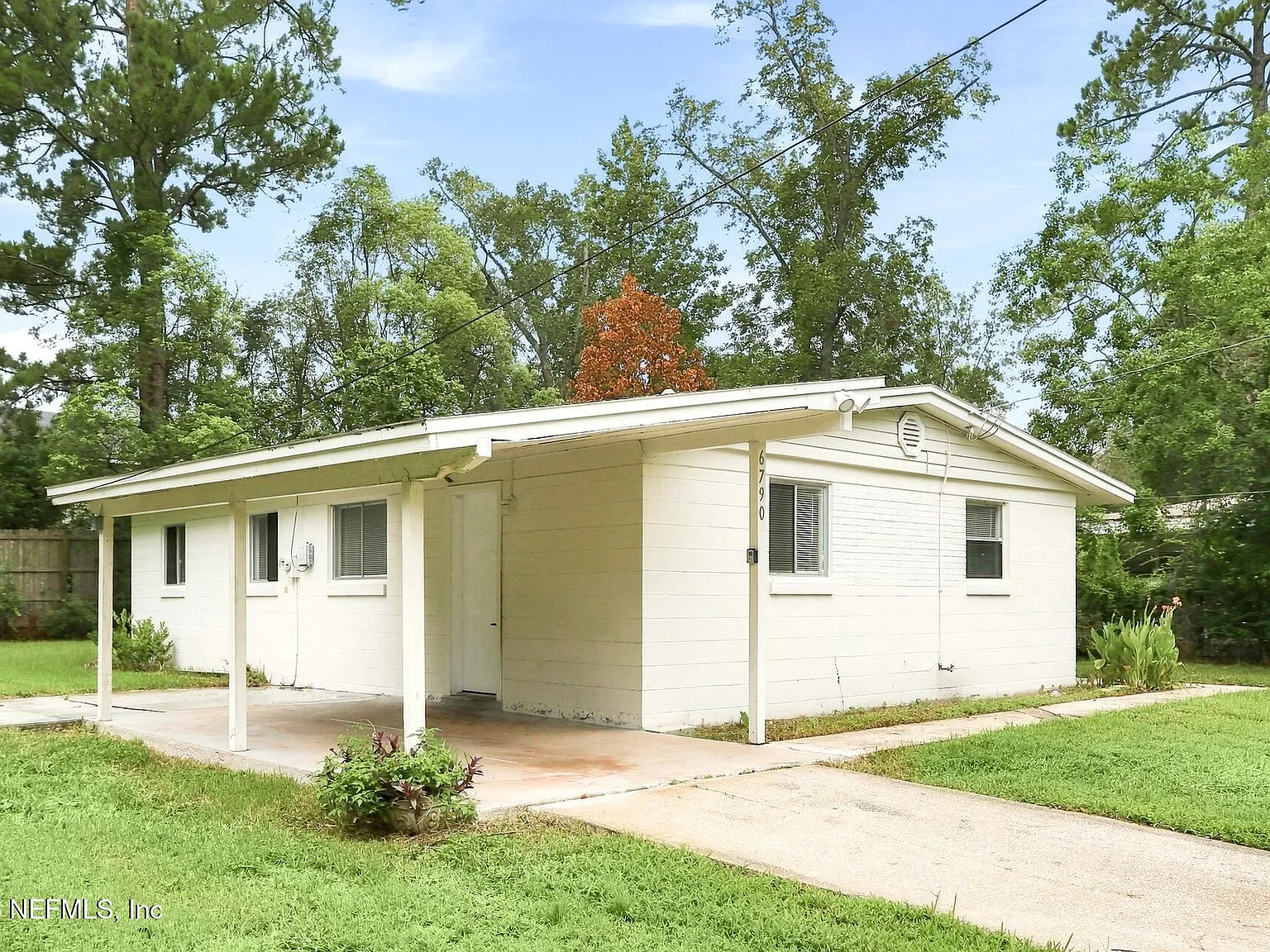 3 bed, 1.0 bath, 975 sqft, $1,225 — Photo 2