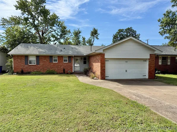 7424 E 30th Pl, Tulsa, OK 74129