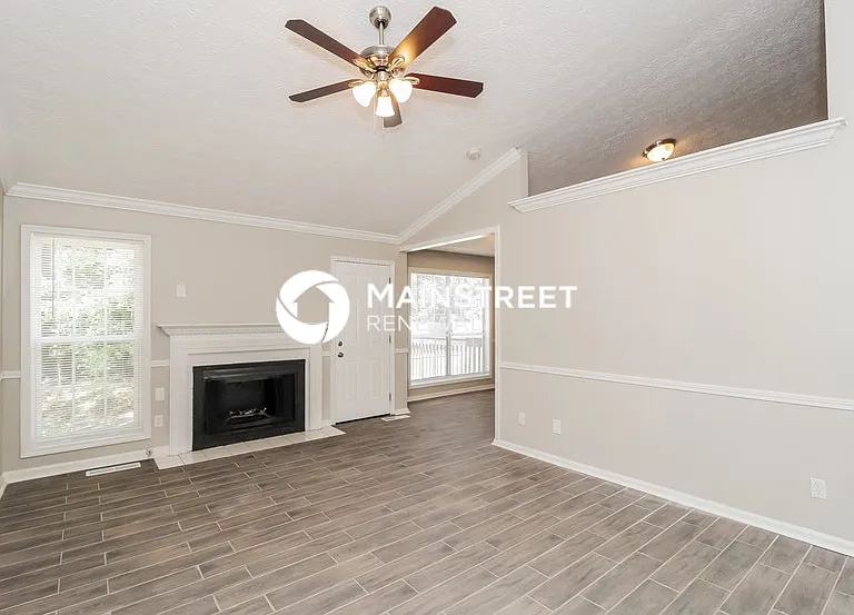 125 Crestworth Ct — Photo 4