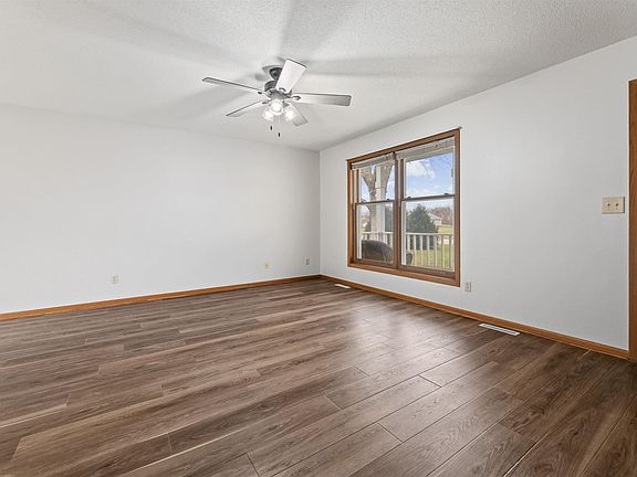 5th image of 208 Largo Dr