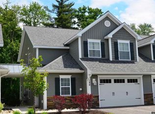 186 Paddock Cir, Schenectady, NY 12306