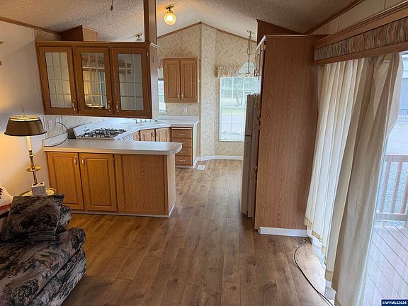 4th image of 1530 Tamarack St #121