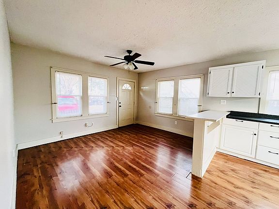 3rd image of 713 Auburn Ave APT A