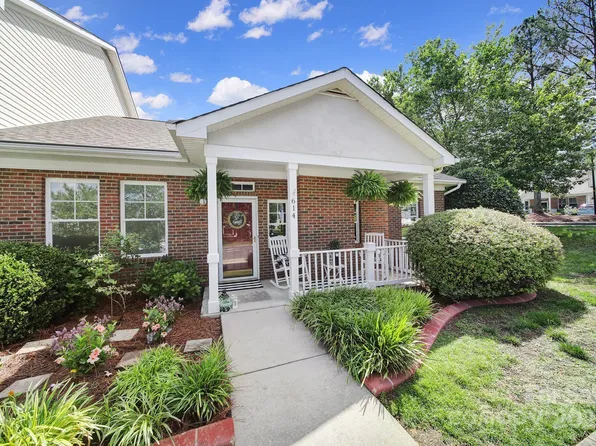 614 Stone Village Dr, Fort Mill, SC 29708