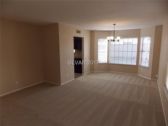 3rd image of 1415 Elaine Dr
