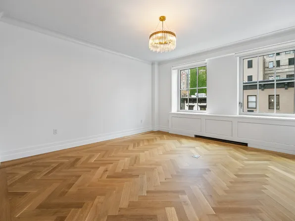 301 East 81st Street image 2 of 31