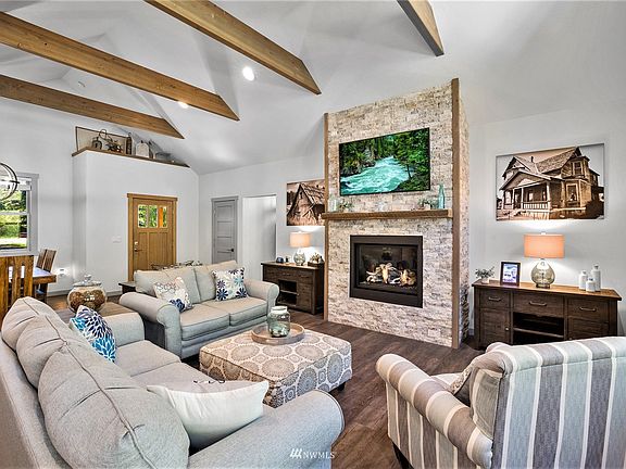 4th image of 271 White Fir Dr