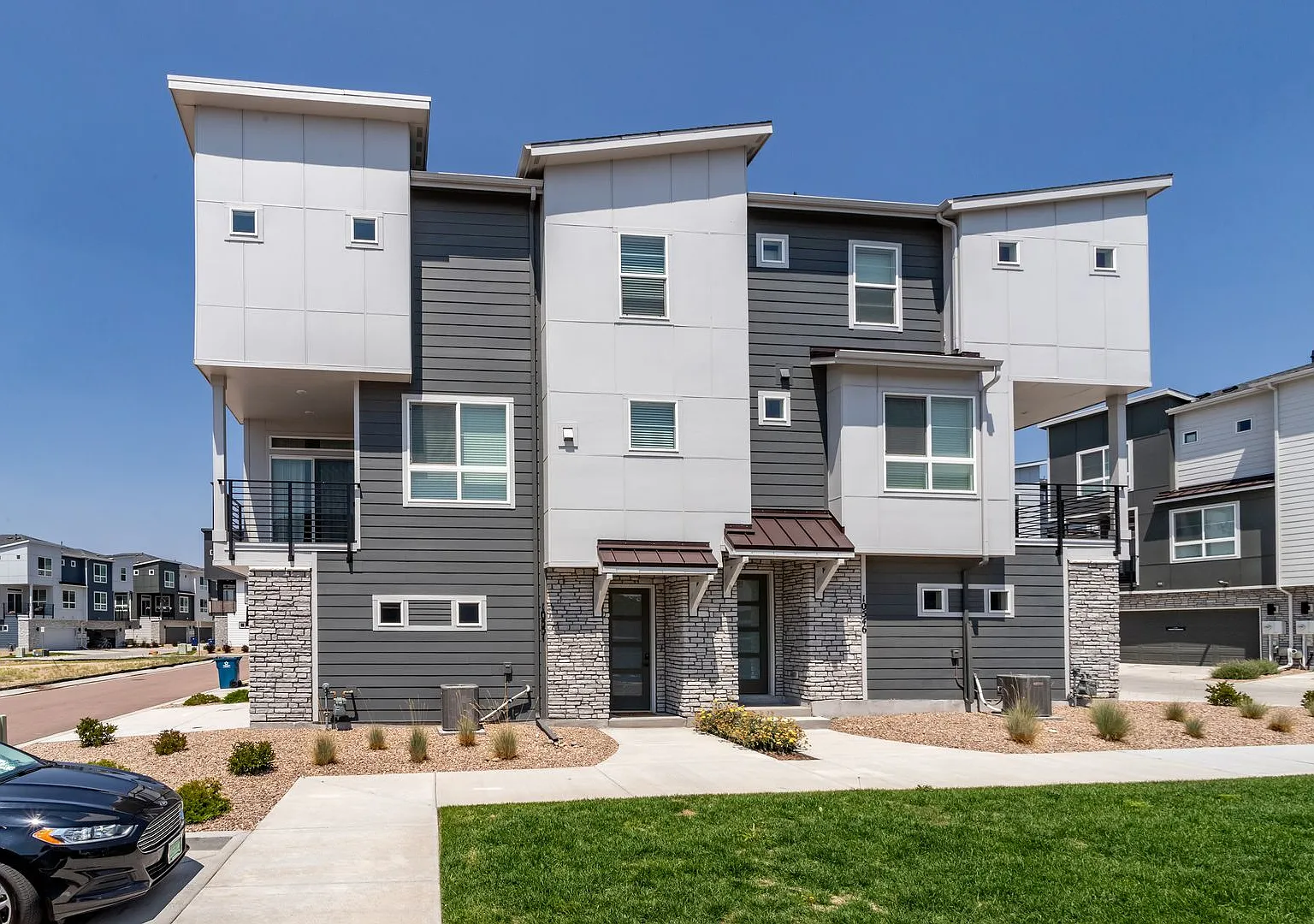 Modern Living in the Heart of a Thriving Community! — Photo 2