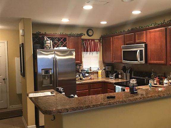 4th image of 160 Crete Ct