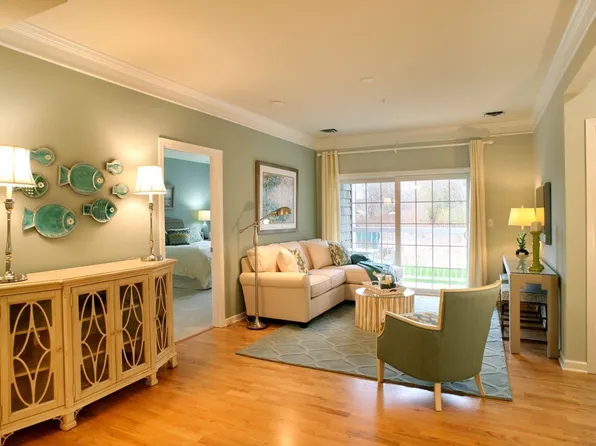 130 Trotter Rd APT 101, Weymouth, MA 02190