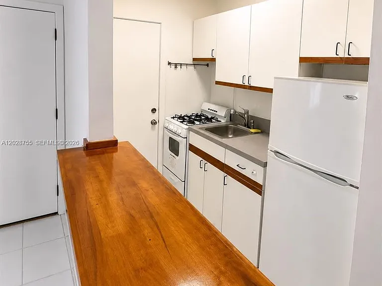 6330 SW 79th St #23 — Photo 3