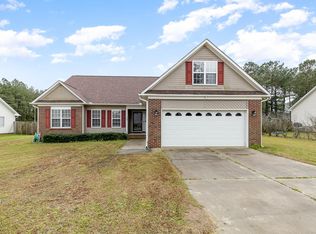 129 Hampton Dr, Raeford, NC 28376