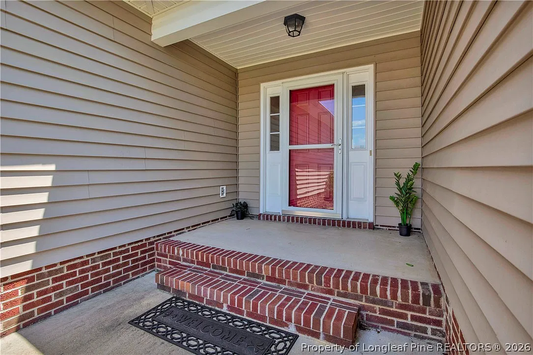 4 bed, 2.0 bath, 1750 sqft, $1,900 — Photo 4