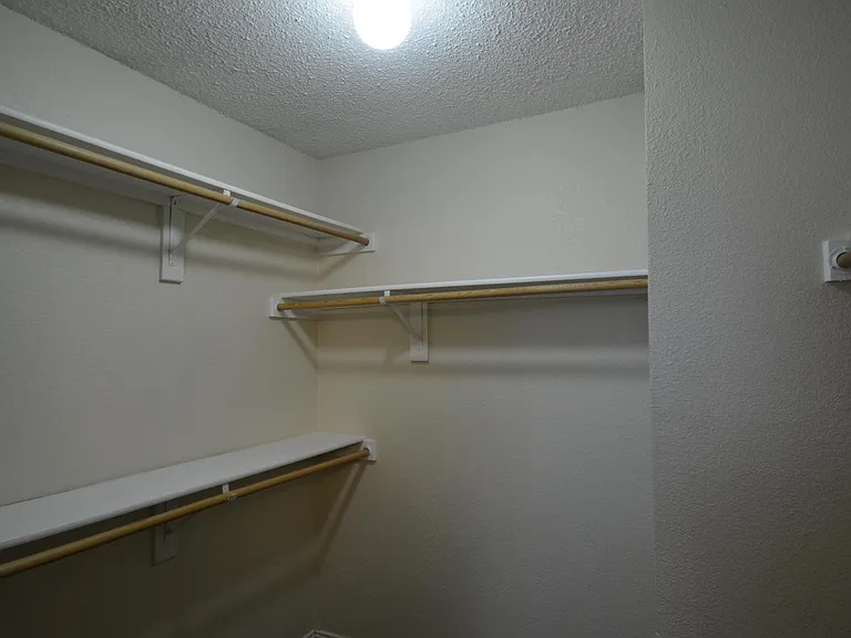 10249 Aurora Dr — Photo 14