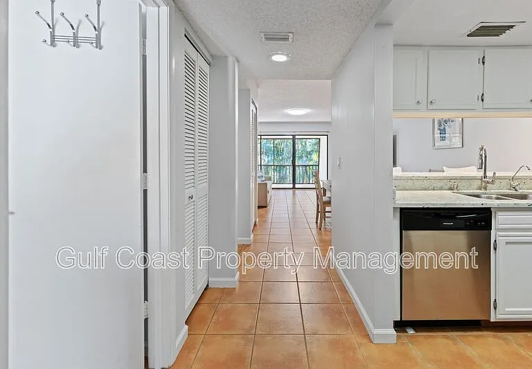 4574 Ringwood Mdw — Photo 3