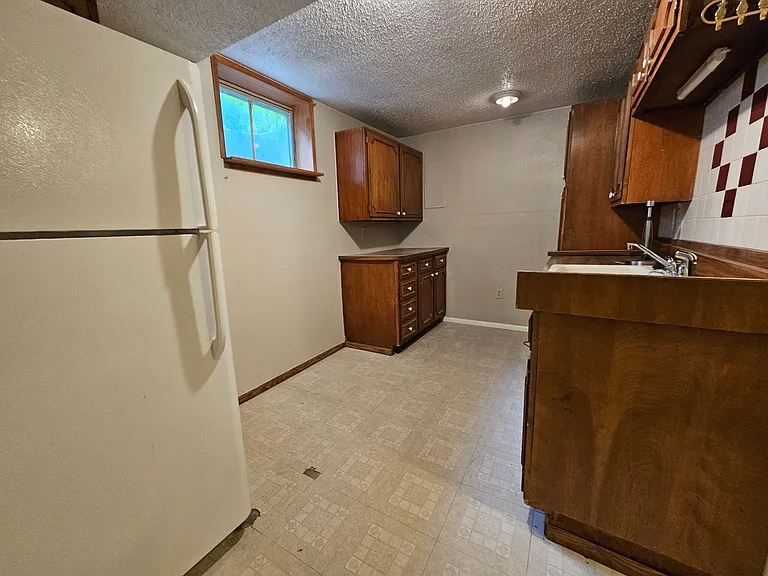 1875 S Linden Way — Photo 41