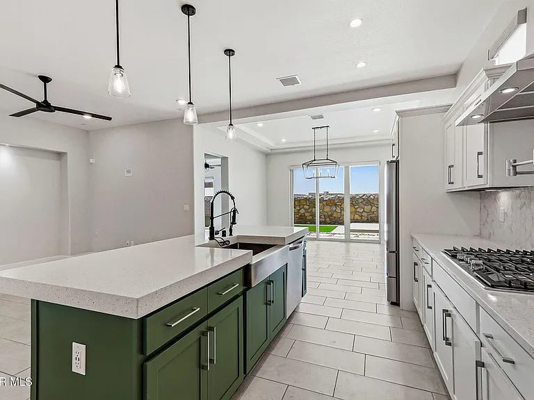 329 Hector Porras Dr — Photo 20