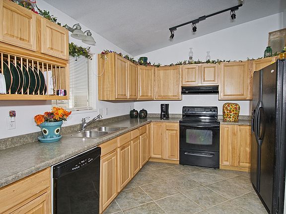 Large Country Kitchen