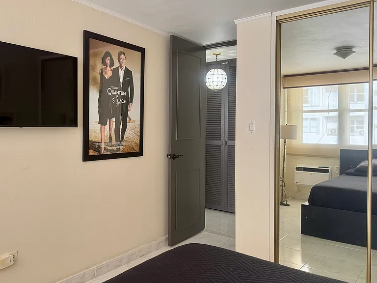Secondary bedroom to hallway