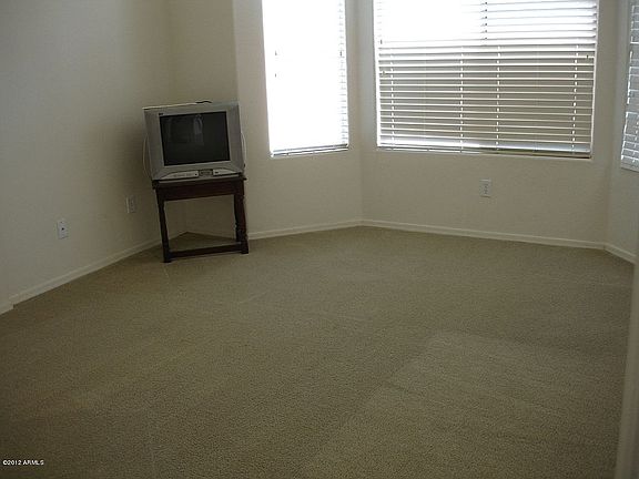 4th image of 44224 W Garden Ln