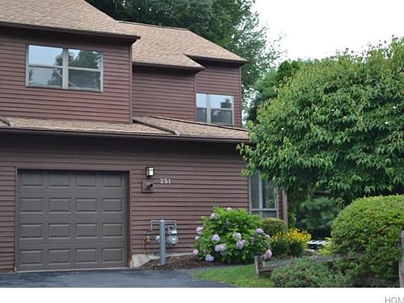2nd image of 251 Woods Brooke Cir