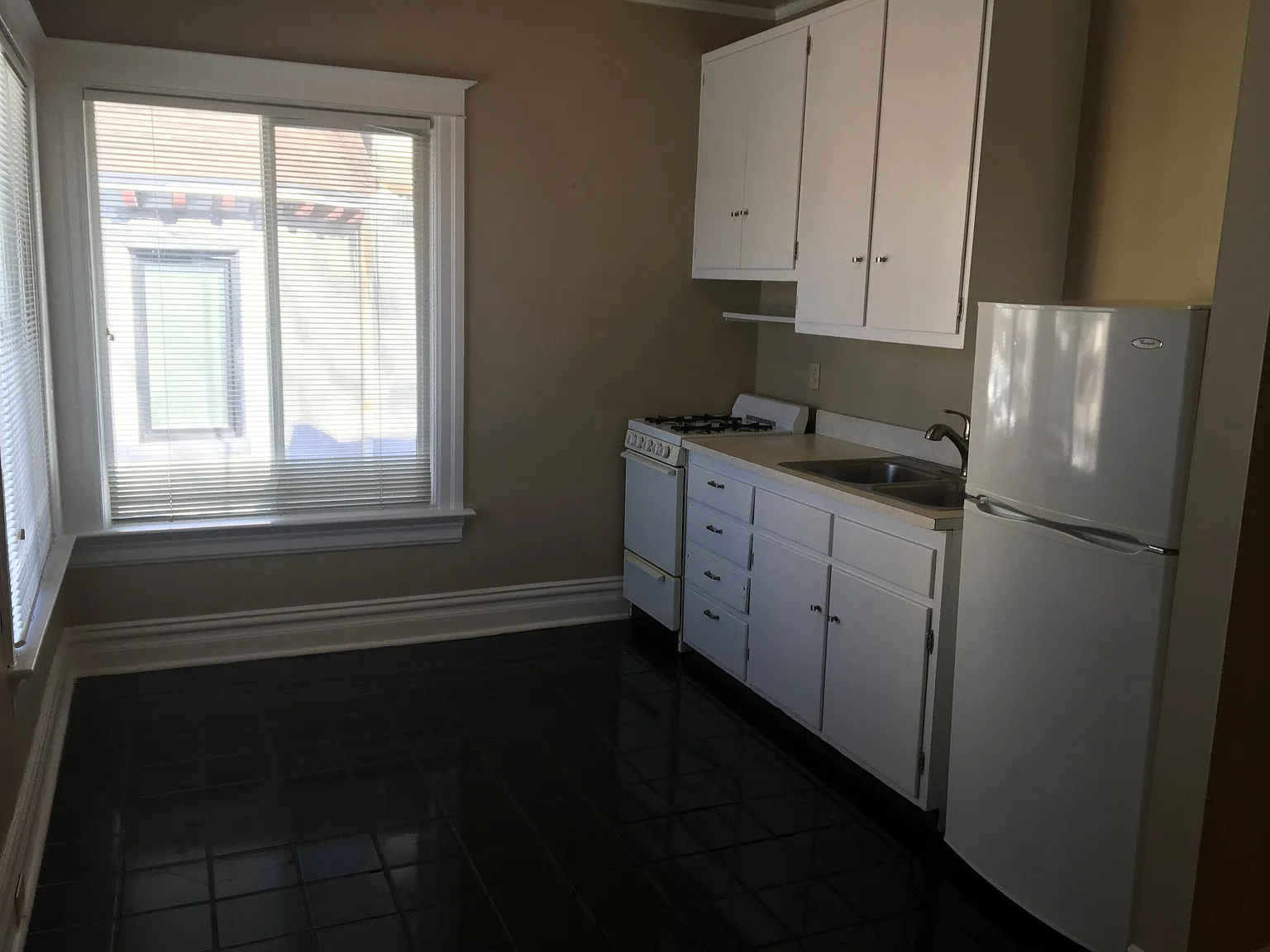 1330 Columbine St — Photo 2