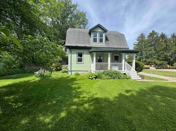 930 S Grove St, Ripon, WI 54971