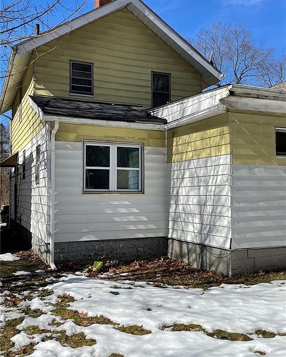 2nd image of 813 Springdale Dr