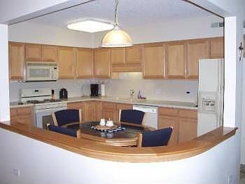 2nd image of 5555 N Cumberland Ave Unit 613