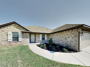 5520 Cheyenne Rd, Warr Acres, OK 73132