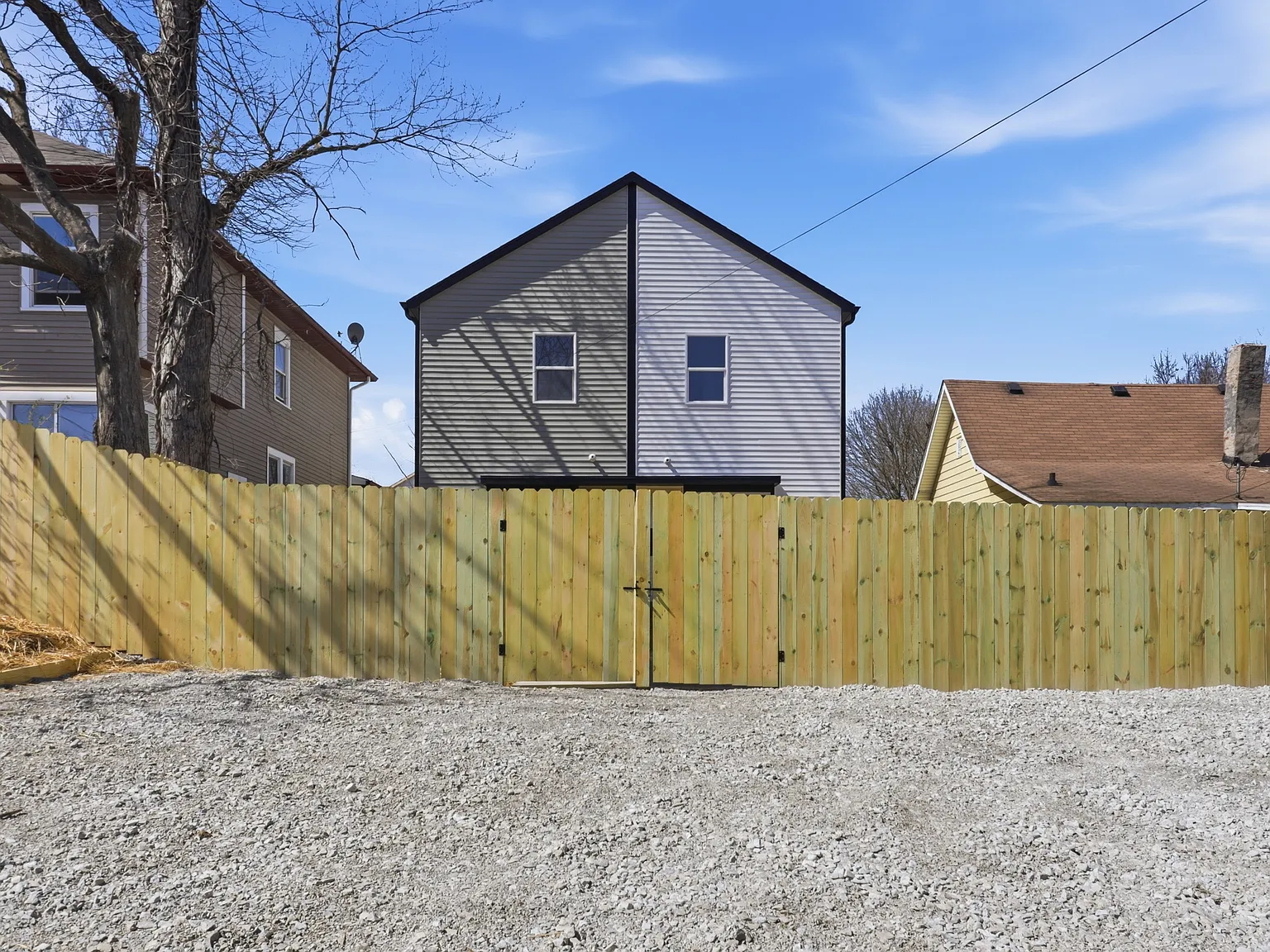 3 bed, 2.5 bath, 1200 sqft, $1,900 — Photo 3