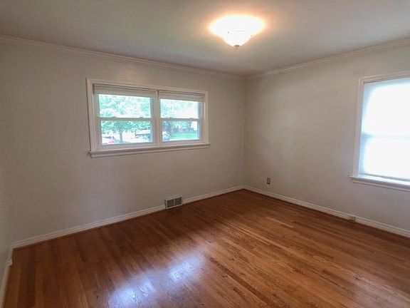 5th image of 622 Beethoven Dr