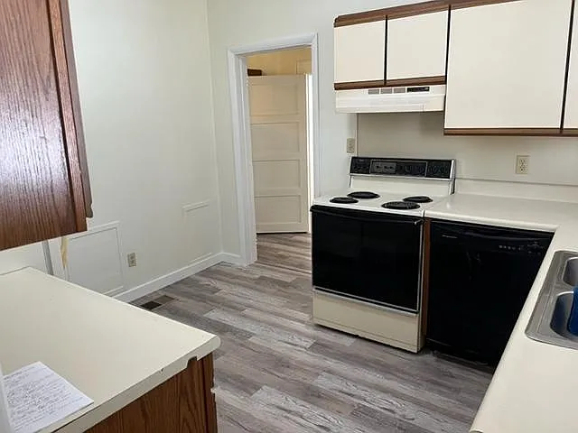 705 Lovell Ave — Photo 10