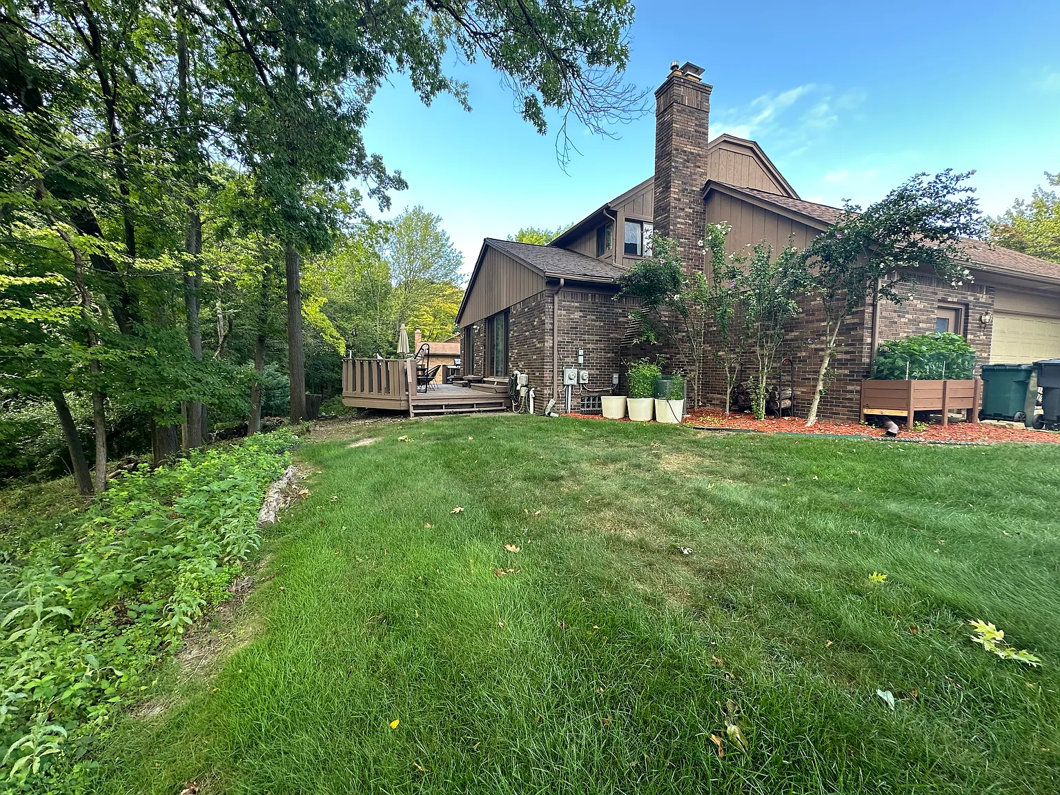 4 bed, 2.5 bath, 2912 sqft, $3,300 — Photo 2