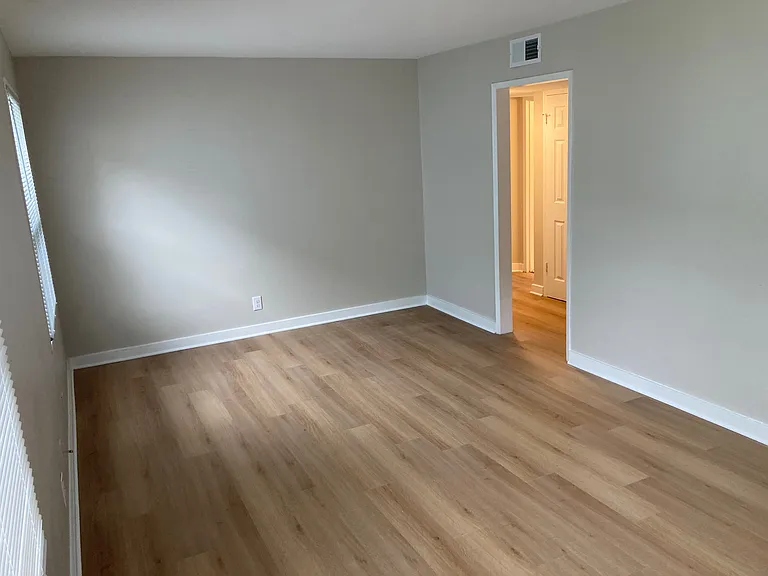 223 S Keats Ave #2 — Photo 10