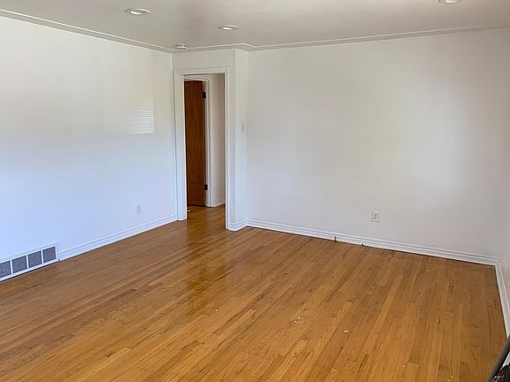 3rd image of 8789 W 63rd Pl