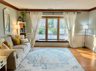 712 Lord Dunmore Dr, Virginia Beach, VA 23464