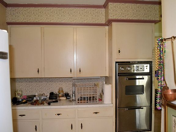 3rd image of 212 Genevieve Dr
