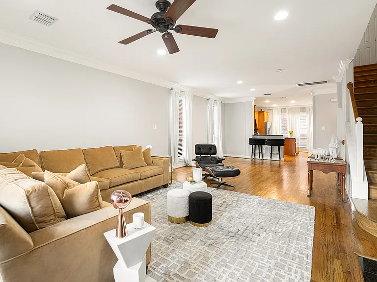 3610 Gillespie St #6 — Photo 9