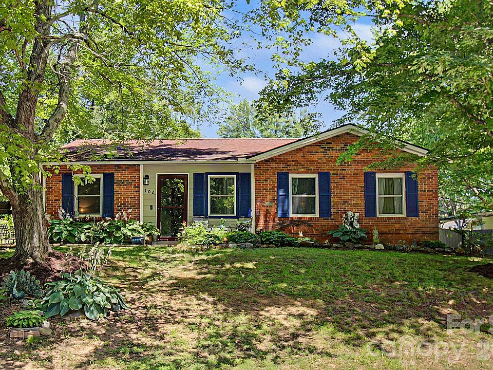 1st image of 102 Wicklow Dr