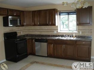 12868 Lutz Ave, Warren, MI 48088