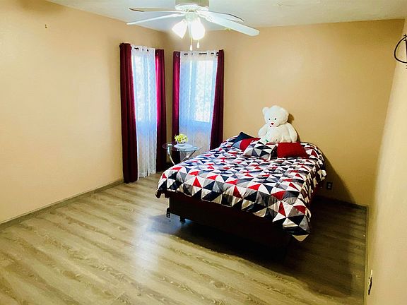 3rd image of 3104 Amber Ave