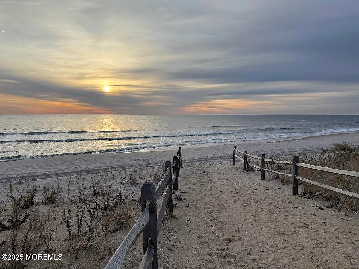 3 bed, 2.5 bath, $4,500 — Photo 4