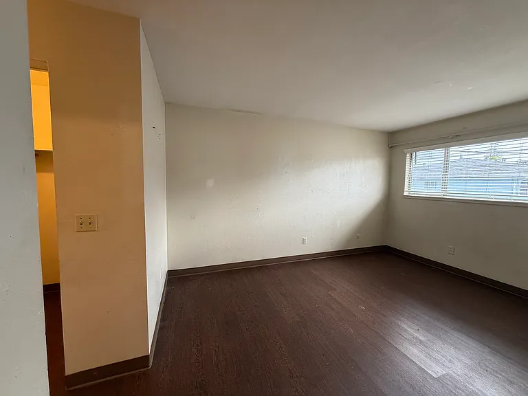 280 Richfield Dr #4 — Photo 8