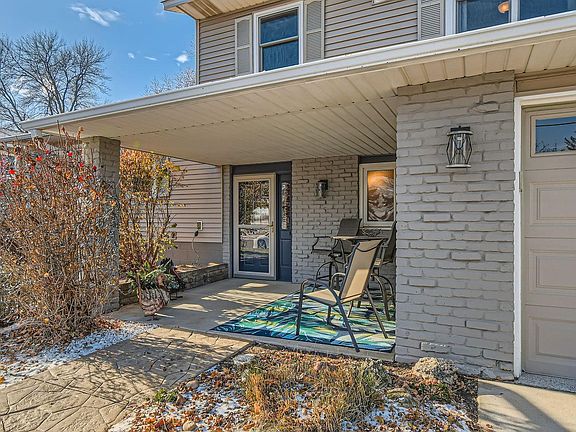 3rd image of 2100 Westview Dr